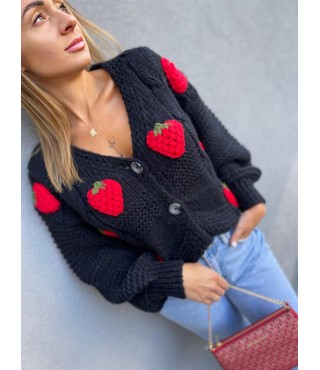svetr strawberries black