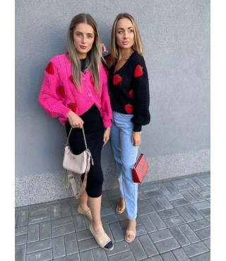 svetr strawberries black