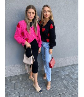 svetr strawberries black